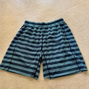 Lululemon Athletica Blue striped Core Shorts - Sz M